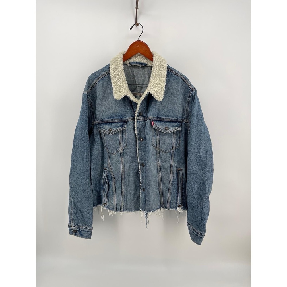 Vintage Levi's Women's Sherpa‎ Trucker Denim Jacket Y2K high neck Women's Medium